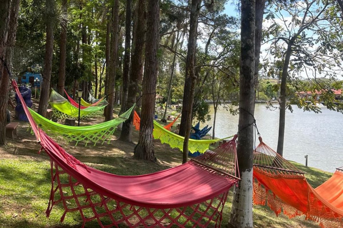Redário junto ao lago